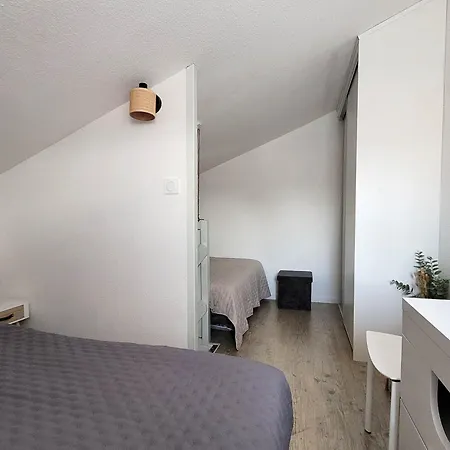 Maison Renovee Avec Piscine, Tennis Et Terrasse - 4 Personnes - La Palmyre - Fr-1-705-73 Hotel