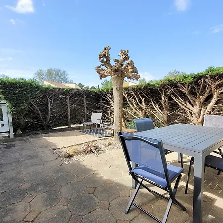 Hotel Maison Renovee Avec Piscine, Tennis Et Terrasse - 4 Personnes - La Palmyre - Fr-1-705-73 Les Mathes