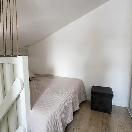 Hotel Maison Renovee Avec Piscine, Tennis Et Terrasse - 4 Personnes - La Palmyre - Fr-1-705-73 Les Mathes