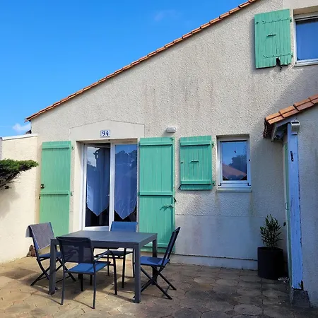 Hotel Maison Renovee Avec Piscine, Tennis Et Terrasse - 4 Personnes - La Palmyre - Fr-1-705-73